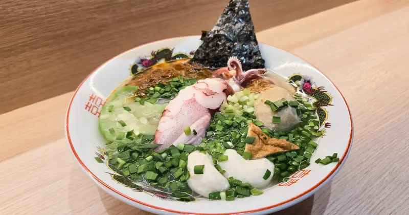 板橋餐廳推薦「澎發號」小卷米粉整尾超鮮甜！桃園、新北都吃得到。