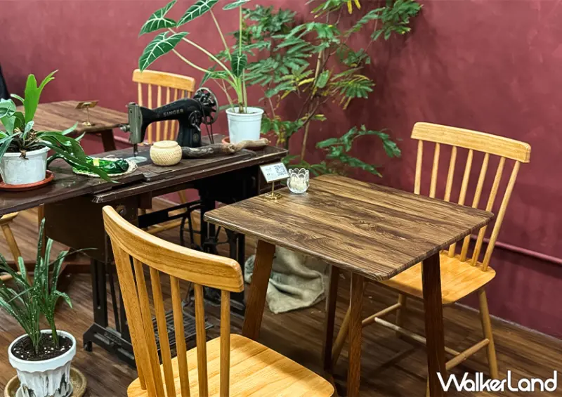 ▲▼大安站不限時咖啡廳「微蜜jolie」靠近捷運大安站，座位旁邊都有插座，就算客滿也是不限時 / WalkerLand窩客島 蕭芷琳 拍攝