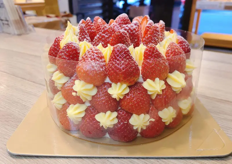 ▲▼新北新莊人氣甜點店「鎧樂餅舖」也是不少草莓控的口袋名單 / 鎧樂餅舖提供、WalkerLand窩客島整理