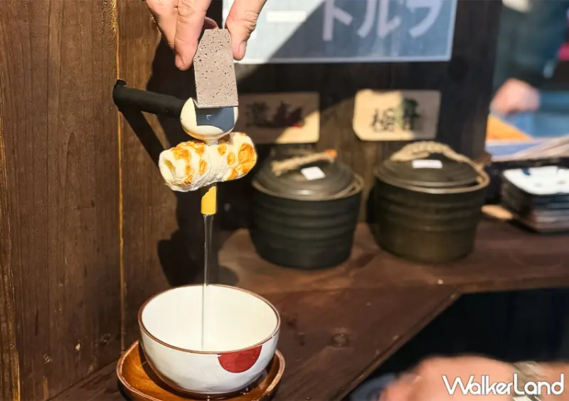 ▲桃園車站美食「萩佃」店內提供自助湯品續杯 / WalkerLand窩客島 蕭芷琳 拍攝