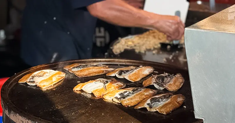 台南必吃炒飯！新營美食「阿翔蚵仔煎」煎虱目魚肚必點，新營人稱：鏘鏘鏘炒飯。