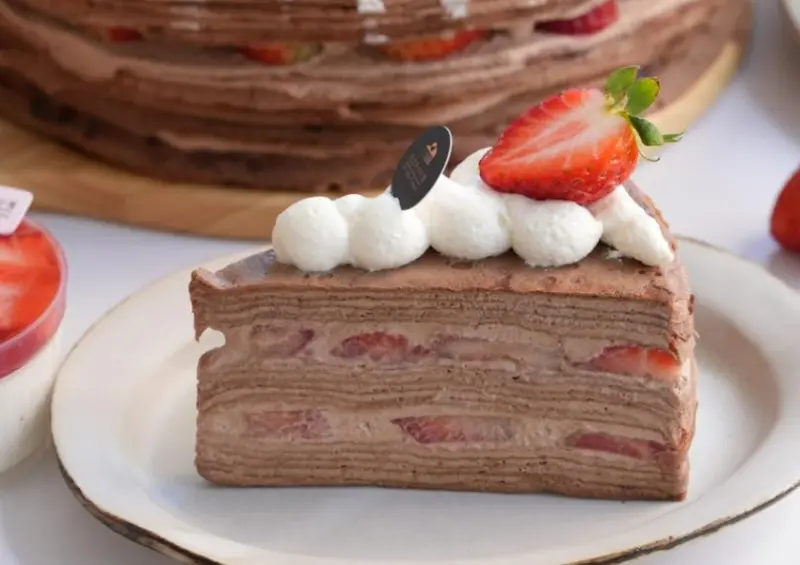 ▲從台北南港巷弄裡的小小工作室起家，「皮皮手作千層蛋糕」現在店面靠近捷運後山埤站 / 皮皮手作千層蛋糕提供、WalkerLand窩客島整理