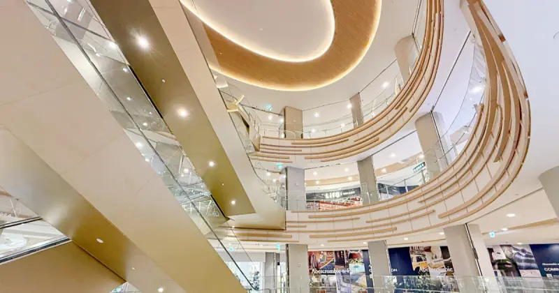 南港LaLaport搶先開箱！300間全品牌樓層分佈曝光，美食優惠 交通資訊指南。