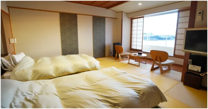 和歌山溫泉飯店推薦！日本夕陽百選之一紀州白濱武藏旅館，每晚免費供應牛肉湯。