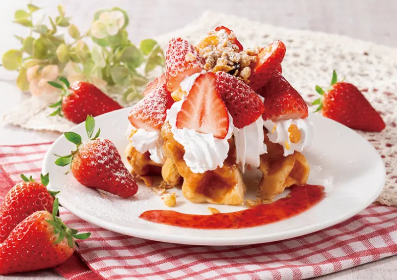 ▲NILAX「日本草莓吃到飽」也有現烤可麗餅，以及酥脆的手作華夫餅等 / NILAX提供、WalkerLand窩客島整理​​​​​​​