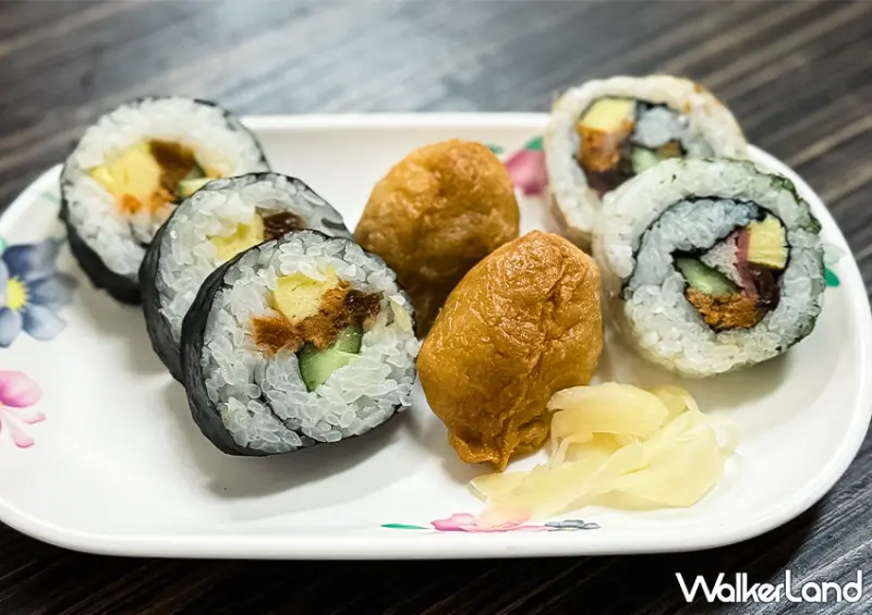▲台南宵夜餐廳「山根壽司」推薦菜單：綜合壽司 $65、豆皮壽司 $50 / WalkerLand窩客島 蕭芷琳 拍攝​​​​​​​