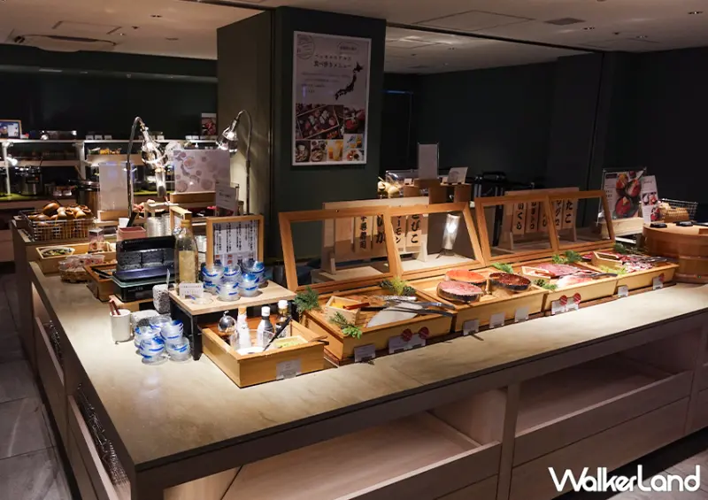 ▲東京飯店推薦「VESSEL INN 高田馬場」早餐 buffet 主打日式海鮮丼吃到飽 / WalkerLand窩客島 蕭芷琳 拍攝​​​​​​​