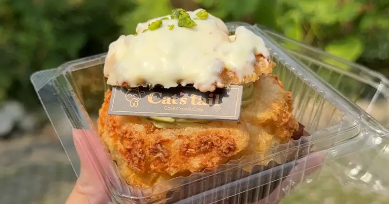 嘉義秒殺泡芙！嘉義美食隱藏推薦「貓尾巴麵包店」，一開門就在排隊搶。