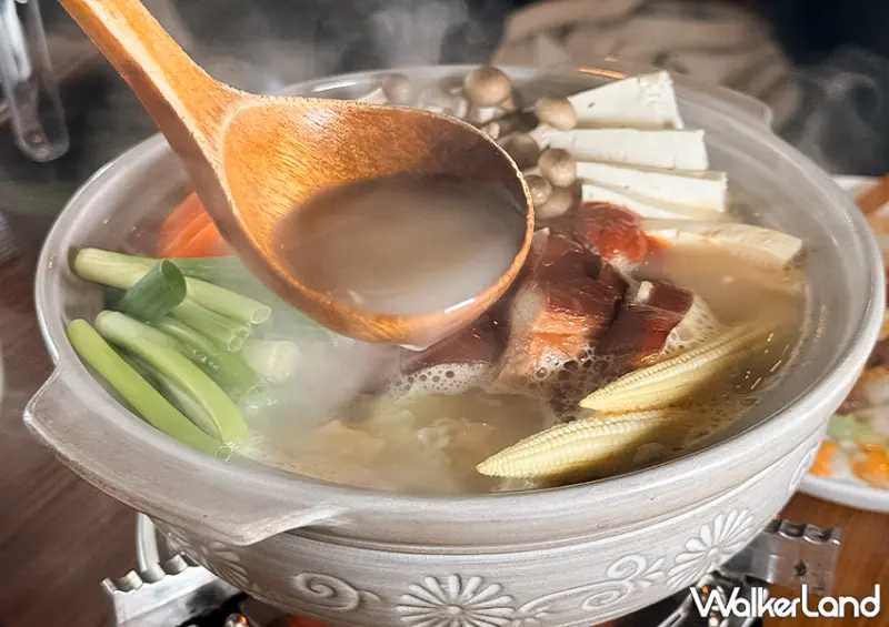 ▲中山站日本料理推薦「ABV 日式居酒館」推薦菜單：琉球泡盛豚足鍋 $480 / WalkerLand窩客島 蕭芷琳 拍攝​​​​​​​