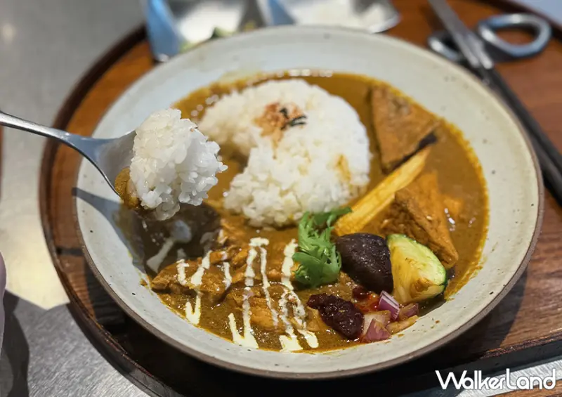 ▲台中逢甲商圈必吃「茶嶋咖哩」白飯可以免費續，在這邊絕對能吃飽 / WalkerLand窩客島 蕭芷琳 拍攝