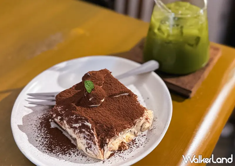 ▲南港不限時咖啡廳「陋巷咖啡廳」推薦菜單：青檸抹茶 $140、提拉米蘇 $160 / WalkerLand窩客島 蕭芷琳 拍攝