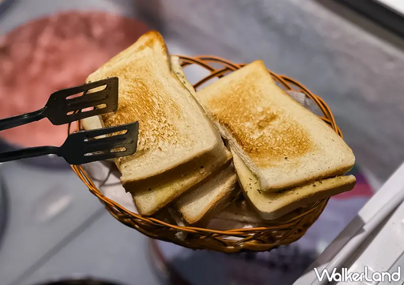 ▲基隆牛排自助吧吃到飽「犇王牛排」自助吧有無限取用的湯品、飲料、冰淇淋與烤吐司 / WalkerLand窩客島 蕭芷琳 拍攝