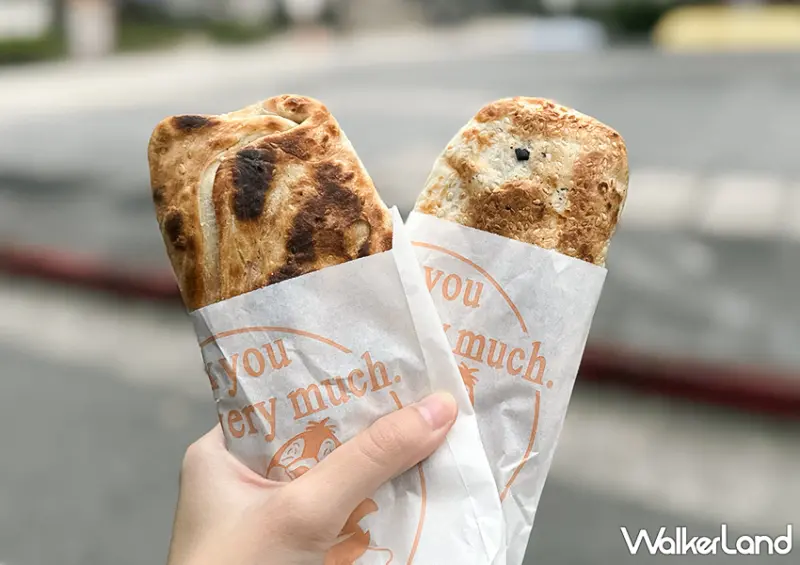 ▲台北早餐推薦「青島豆漿店」推薦菜單：燒餅蛋 $30、燒餅 $20 / WalkerLand窩客島 蕭芷琳 拍攝