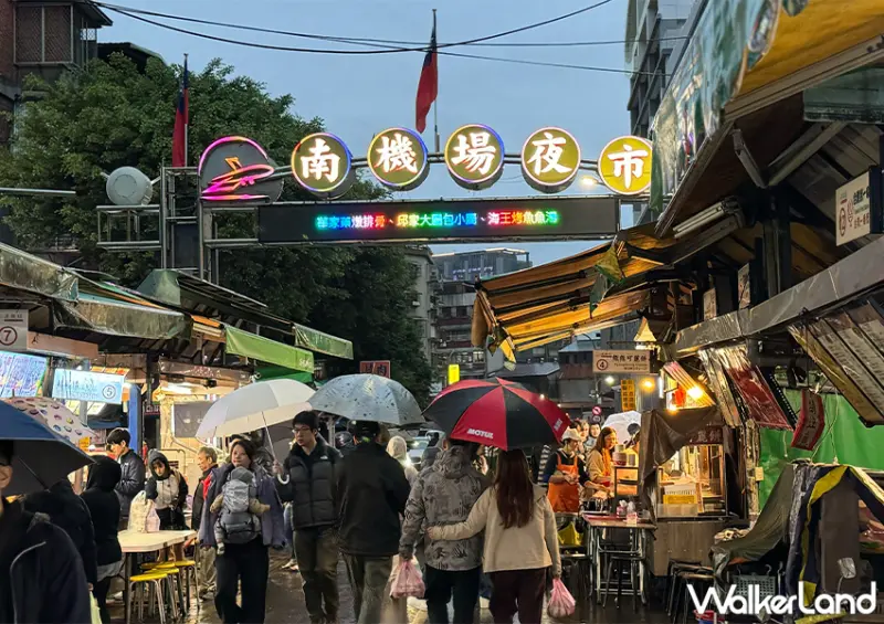 ▲南機場夜市必吃「吾旺再季 (原松青潤餅)」​​​​​​​連年獲得米其林必比登推薦，清明節可別錯過這家 / WalkerLand窩客島 蕭芷琳 拍攝