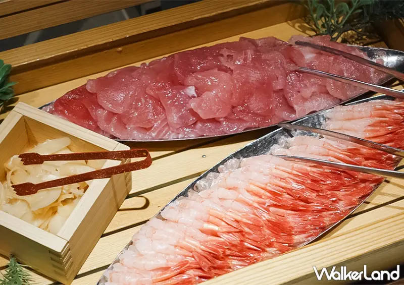▲東京飯店推薦「VESSEL INN 高田馬場」鮭魚、鮪魚、干貝、甜蝦等應有盡有，還有附上醋飯 / WalkerLand窩客島 蕭芷琳 拍攝