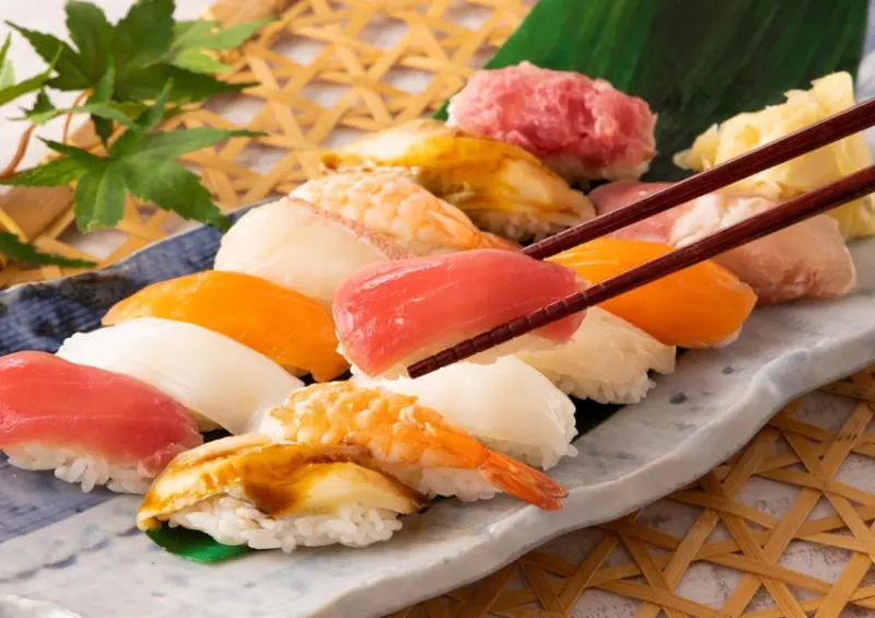 ▲NILAX「日本草莓吃到飽」還有壽司、小籠包、炸雞、拉麵可以享用 / NILAX提供、WalkerLand窩客島整理​​​​​​​