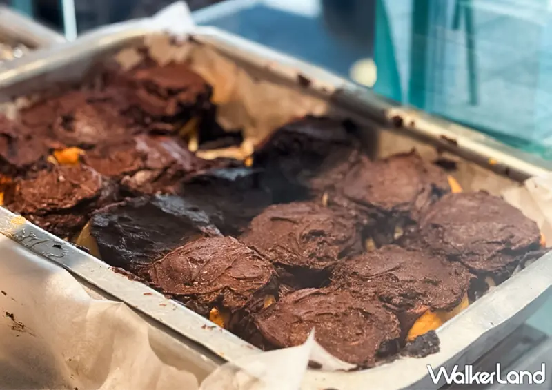 ▲來「Cinnabon」無論是經典、焦糖胡桃還是巧克力口味，肉桂味都香濃過癮 / WalkerLand窩客島 蕭芷琳 拍攝​​​​​​​