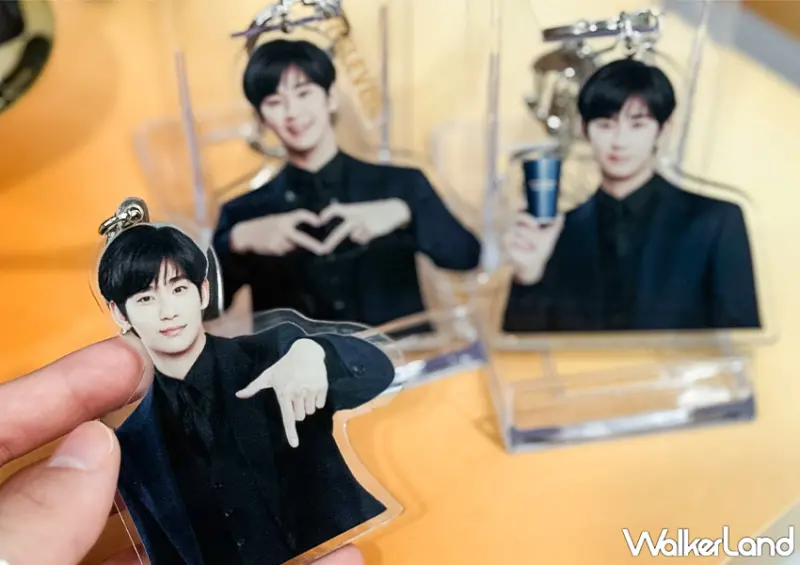 ▲「7-11 x 金秀賢」購買指定商品，即可集點兌換「金秀賢限量壓克力立牌、鑰匙圈、A3海報等 / WalkerLand窩客島 蕭芷琳 拍攝​​​​​​​