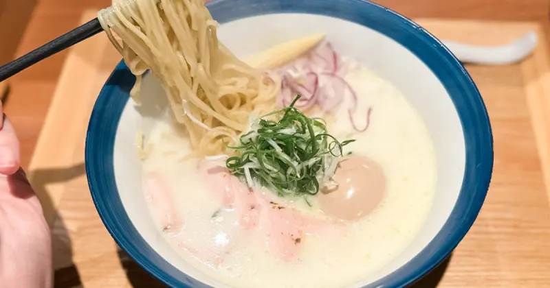 中山站拉麵推薦５選！免費無限加麵、超鮮牡蠣拉麵一次看，這家一定要早排隊。
