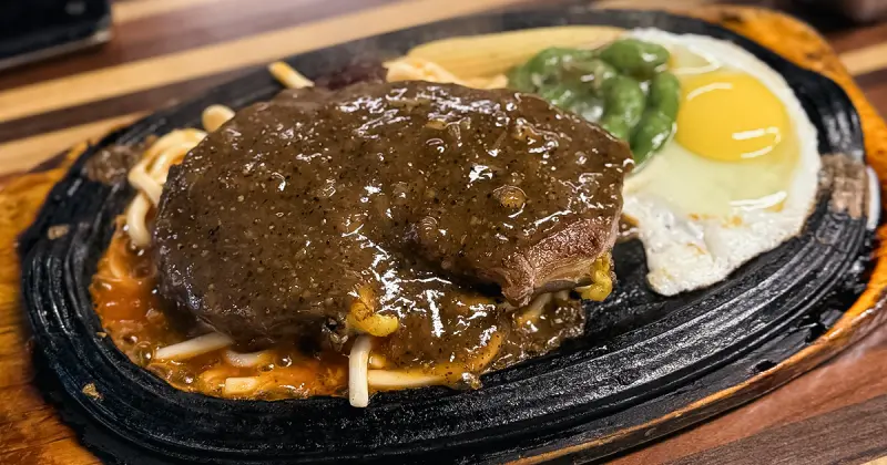 基隆自助吧吃到飽！犇王牛排 平價牛排館別錯過，最低280元開吃。