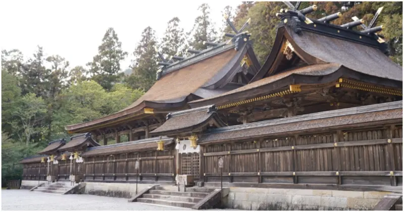 世界最大鳥居在這！熊野三大神社之一「熊野本宮大社」，限定貝殼御守買起來。