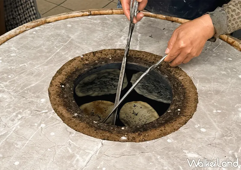 ▲宜蘭礁溪美食推薦「丁掌櫃衢州烤餅」菜單主打四款烤餅口味 / WalkerLand窩客島 蕭芷琳 拍攝