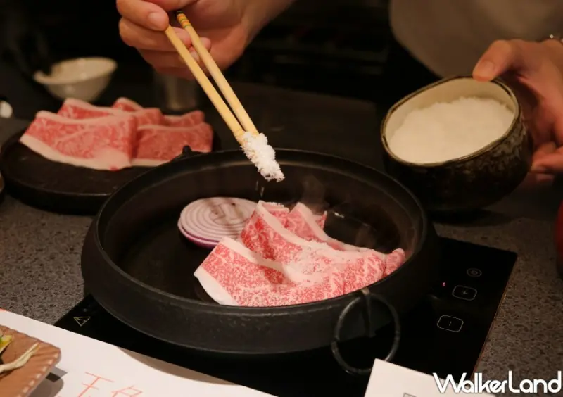 ▲玉兔壽喜燒主打日本關西壽喜燒的傳統工序 / WalkerLand窩客島 鄭雅之 拍攝