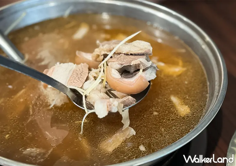 ▲彰化羊肉爐推薦「阿枝羊肉店」推薦菜單：薑絲羊肉爐 生羊肉片/三層肉 $700 / WalkerLand窩客島 蕭芷琳 拍攝