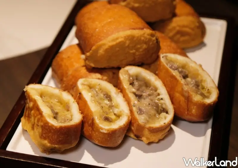 ▲春韭人氣必吃「和牛銀絲捲」加入澳洲M9和牛、起司以及洋蔥超罪惡 / WalkerLand窩客島 鄭雅之 拍攝