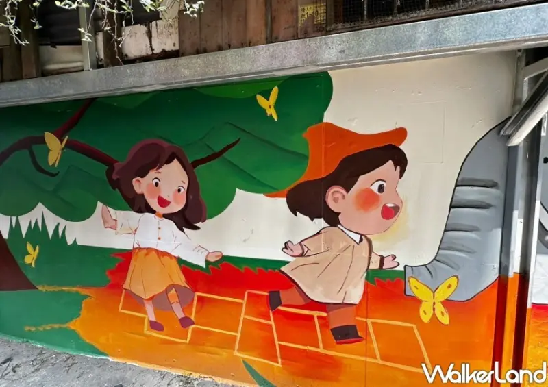 ▲三重忠孝里彩繪巷以「朝氣童趣滿家園」為主題，將巷弄牆面變成俏皮可愛的圖騰 /新北水利局 提供、WalkerLand窩客島整理