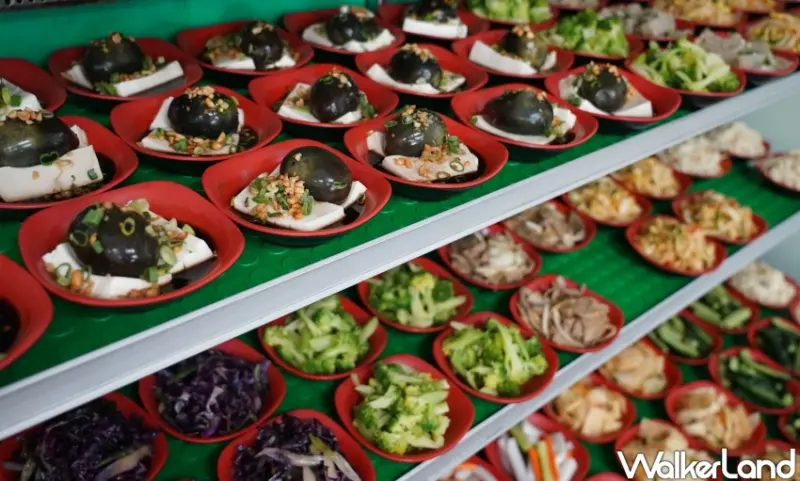 最夯高雄左營眷村美食！1.5公尺皮帶麵必吃 西安麵館，