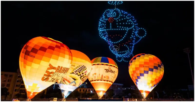 2025台東熱氣球嘉年華！哆啦A夢熱氣球首亮相 8場光雕秀、700架無人機超震撼。