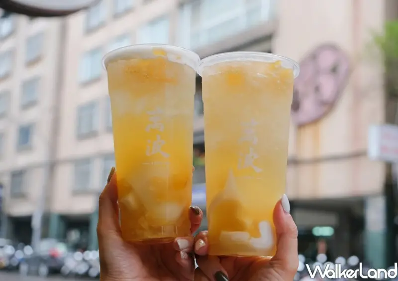 ▲飲料控喝新品優惠！萬波金鑽鳳梨酸爽開喝，加5元升級杏仁凍 / WalkerLand窩客島 鄭雅之 拍攝