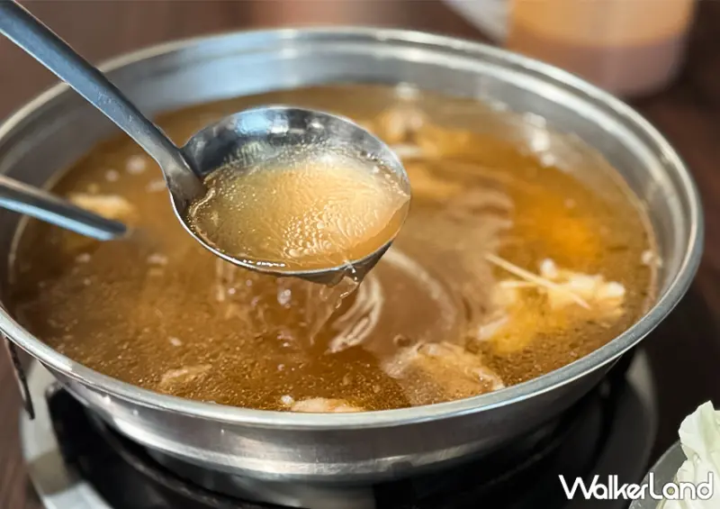 ▲彰化羊肉爐推薦「阿枝羊肉店」推薦菜單：薑絲羊肉爐 生羊肉片/三層肉 $700 / WalkerLand窩客島 蕭芷琳 拍攝