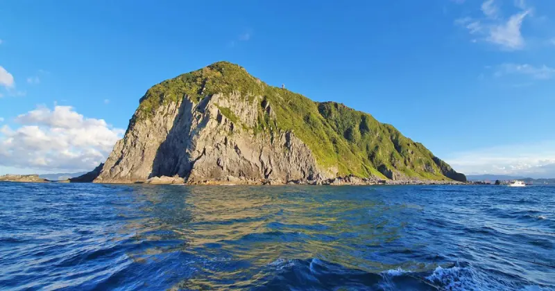 基隆嶼4/1開放登島！最美零死角海景限量名額開放 超療癒海景步道、燈塔美拍必去。