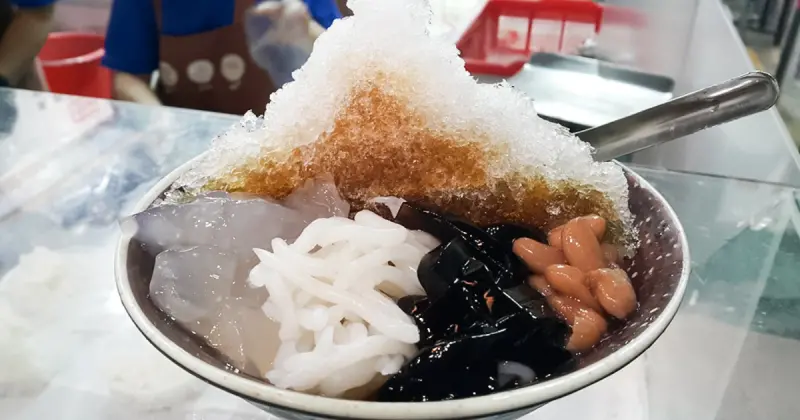 大稻埕美食推薦！台北必吃米苔目冰 呷二嘴 開賣了，粉粿、米苔目配黑糖冰超讚。