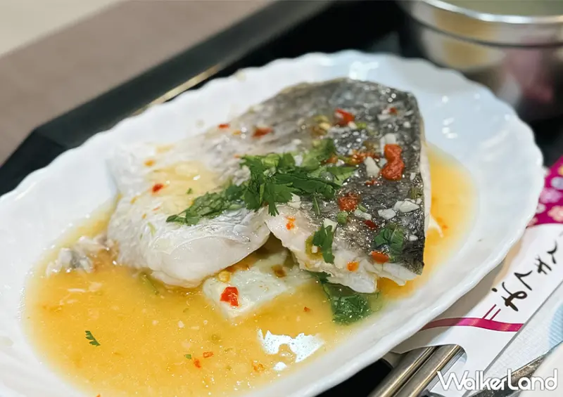 ▲基隆平價泰式料理「安一海南雞飯」推薦菜單：檸檬魚飯 $130 / WalkerLand窩客島 蕭芷琳 拍攝