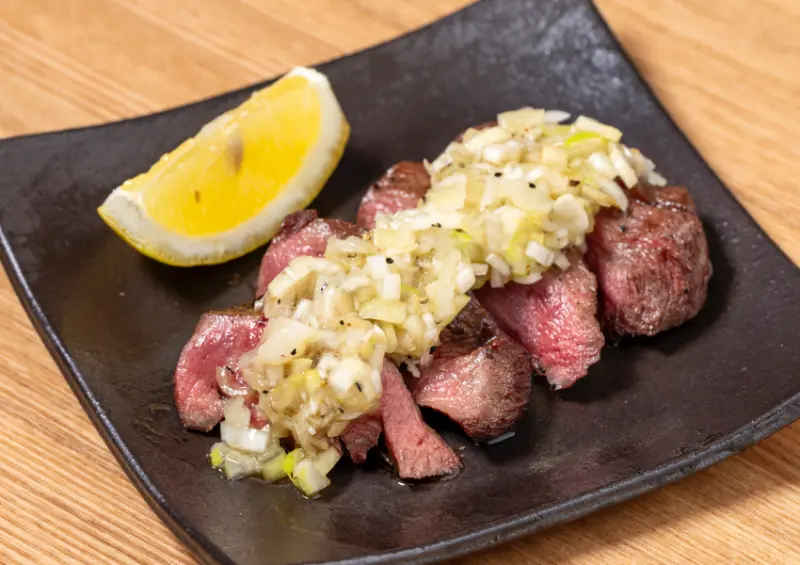 牛舌の檸檬第4間店！東京有樂町也能吃到，日本超厚牛舌燒肉必吃。