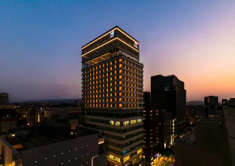 福岡天神住宿推薦！THE GATE HOTEL 福岡開幕，緊鄰天神車站、天神地下街，房內還能看博多灣。