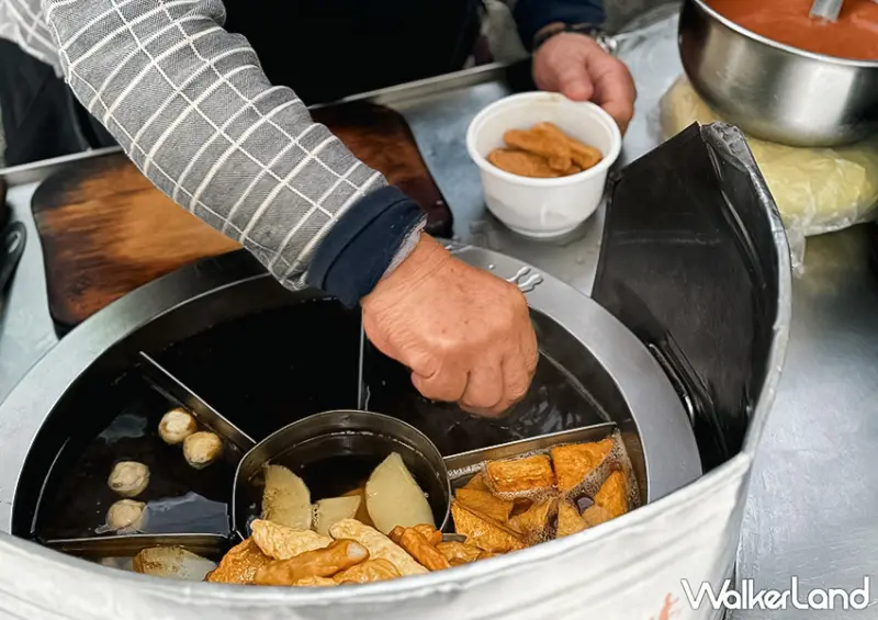東門站IG爆紅美食！東門市場必吃 老牌甜不辣 隱身金山南路巷弄，柴魚味超香濃。