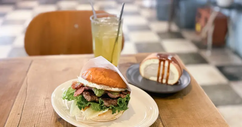 台北車站美食推薦！嶼木 早午餐、漢堡通通有，老宅咖啡廳超有氛圍。