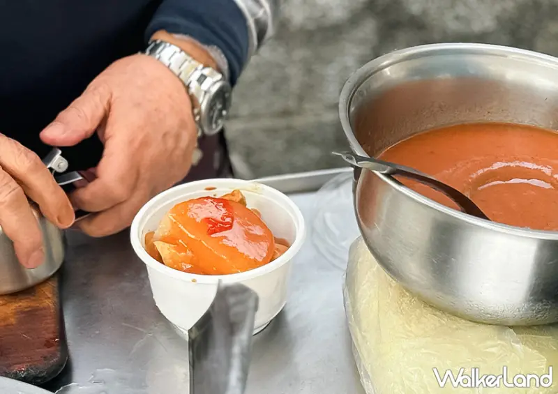 東門站IG爆紅美食！東門市場必吃 老牌甜不辣 隱身金山南路巷弄，柴魚味超香濃。