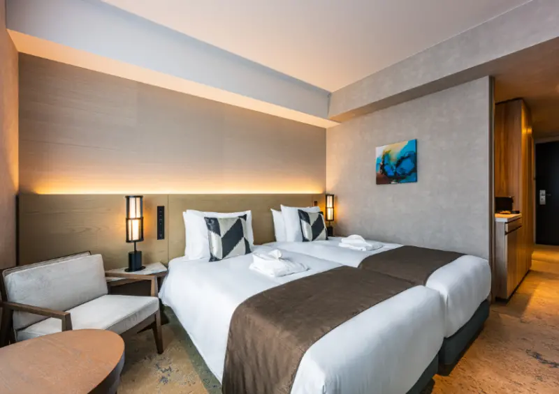 福岡天神住宿推薦！THE GATE HOTEL 福岡開幕，緊鄰天神車站、天神地下街，房內還能看博多灣。