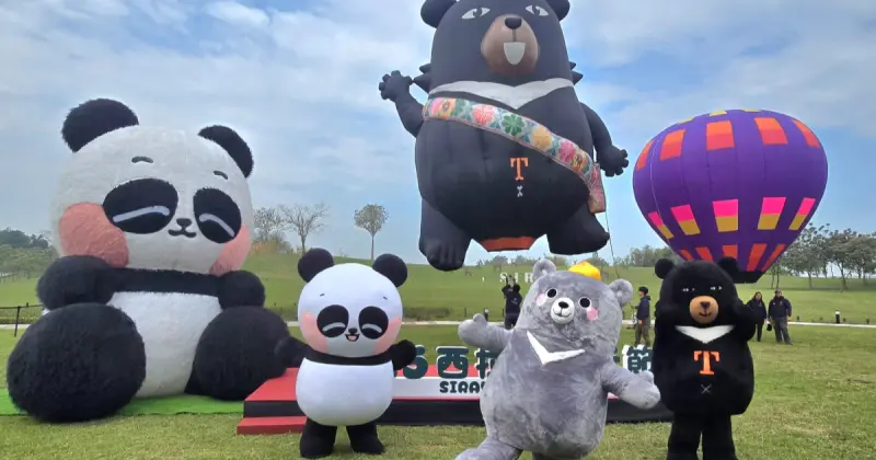 2025台南熱氣球嘉年華！必看開幕光雕秀、體驗熱氣球飛行，特色市集亮點搶先看。