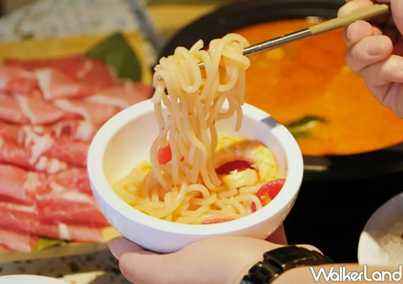 ▲主食推薦必點「泰式鮮蝦涼麵」口感Ｑ彈搭配酸爽的特調醬汁超涮嘴 / WalkerLand窩客島 鄭雅之 拍攝