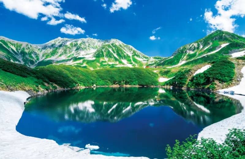 立山黑部夏季限定搶先預訂：早鳥票9折+黑部水壩洩洪秀，提前10天預約最高省1680日圓。