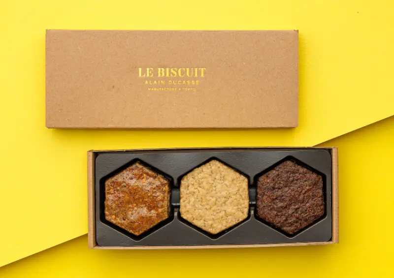 羽田機場必買伴手禮！巴黎餅乾專賣店 Le Biscuit Alain Ducasse 新開幕，限定霜淇淋必吃。