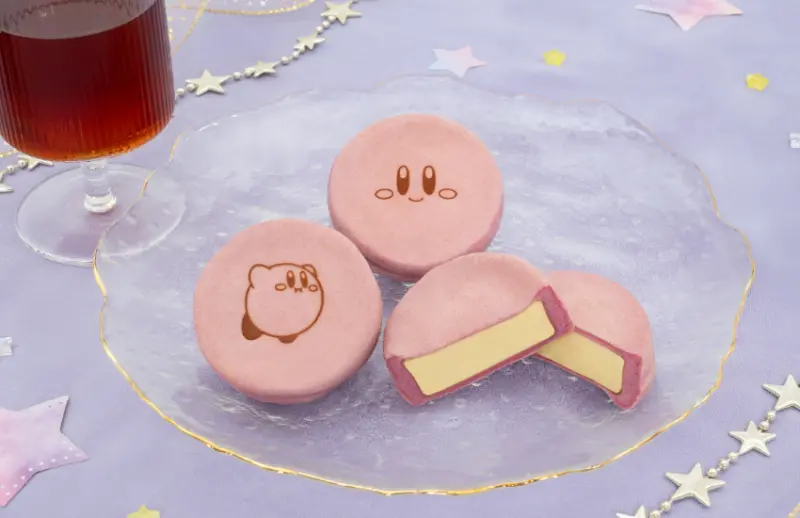 卡比粉必收！卡比多種表情與姿勢的圓圓烤餅今年再度回歸日本全家，10種閃亮隨機貼紙限量附贈。