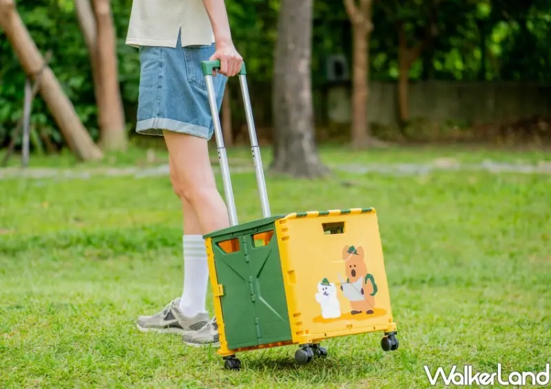 ▲DINOTAENG「綠色足跡折疊推車」，收納、承重、桌面用途一次滿足 / 屈臣氏 提供、WalkerLand窩客島整理