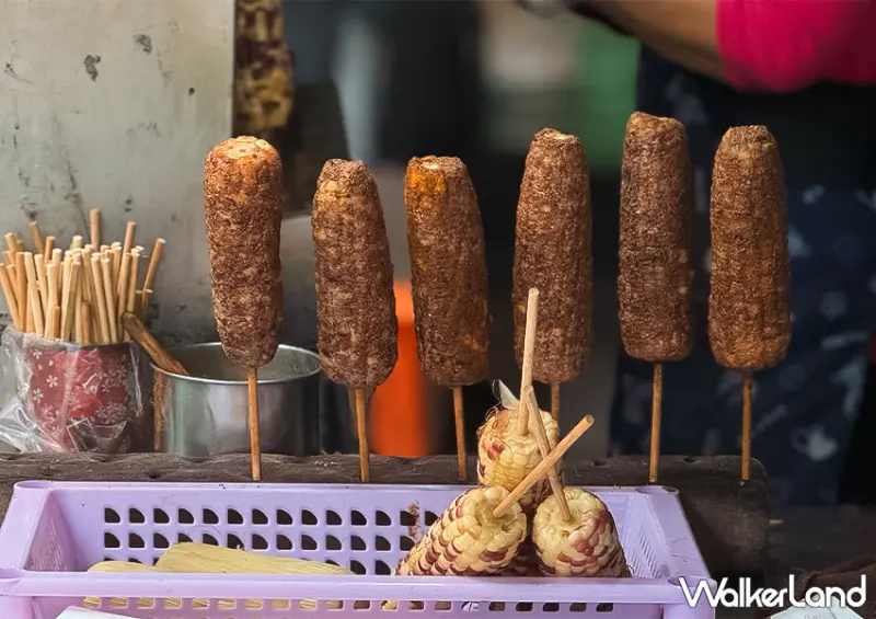 萬里美食推薦！北海岸必吃美食 知味鄉玉米 一支破百、網友喊貴，假日照樣天天要排隊。